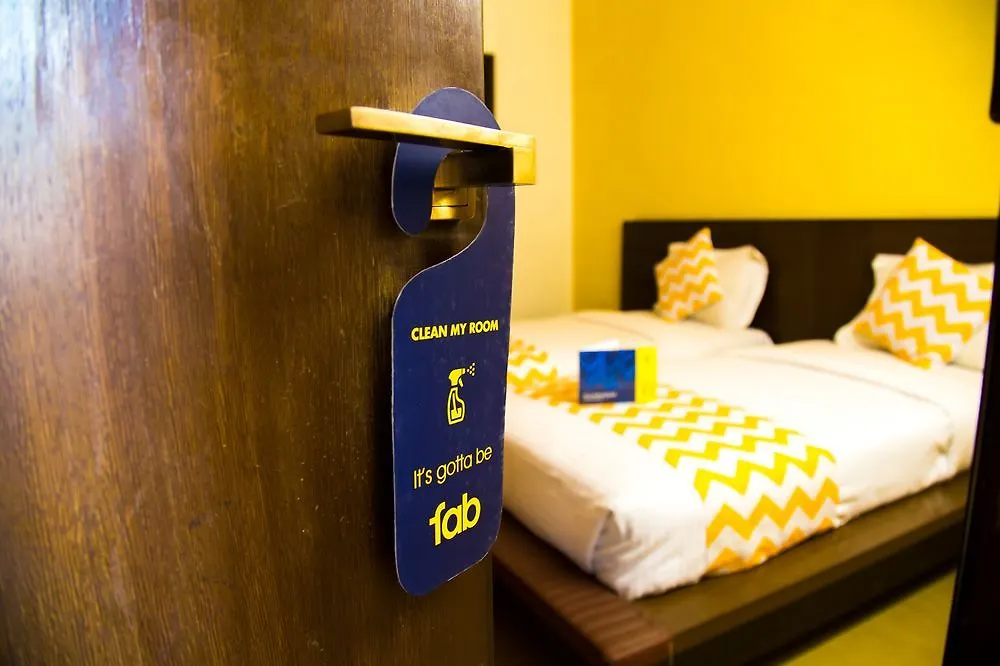 Super Collection O Sakshi Hotel Gurgaon