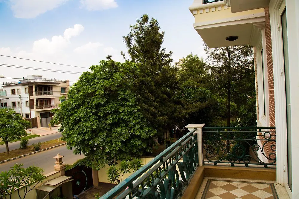 Super Collection O Sakshi Hotel Gurgaon