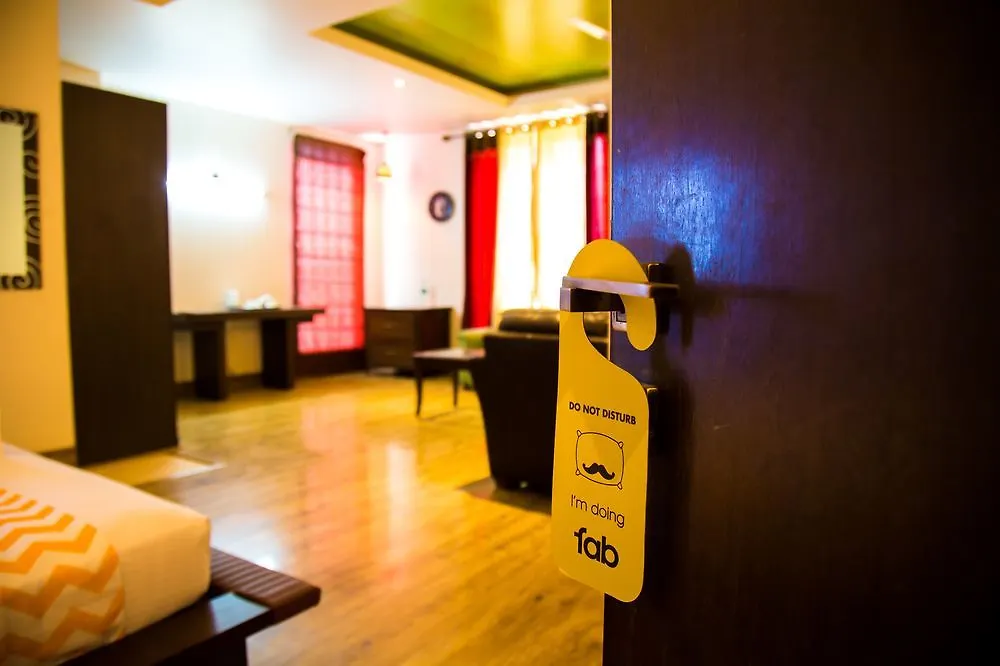 Super Collection O Sakshi Hotel Gurgaon