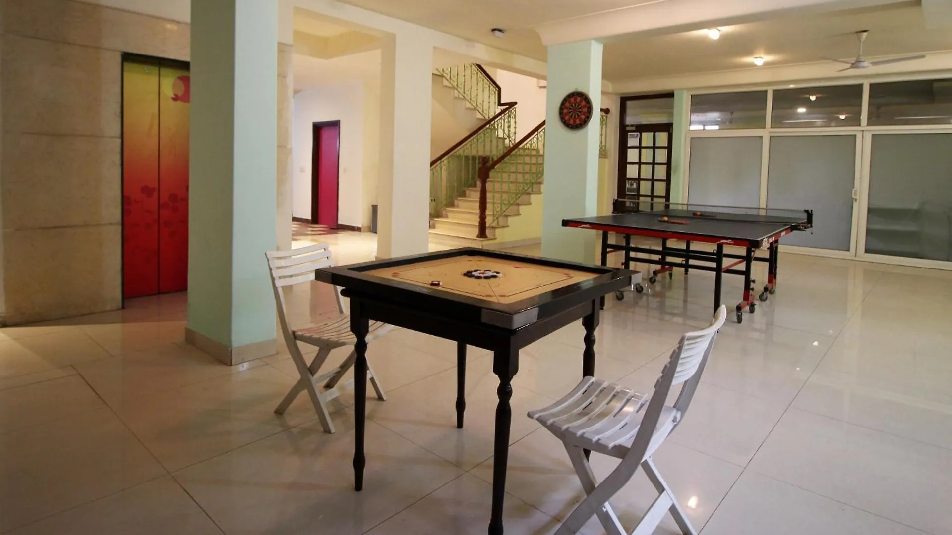 Super Collection O Sakshi Hotel Gurgaon